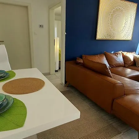 Rose's / Rozsa Apartman / Centre / Belvaros - Apartment Pecs